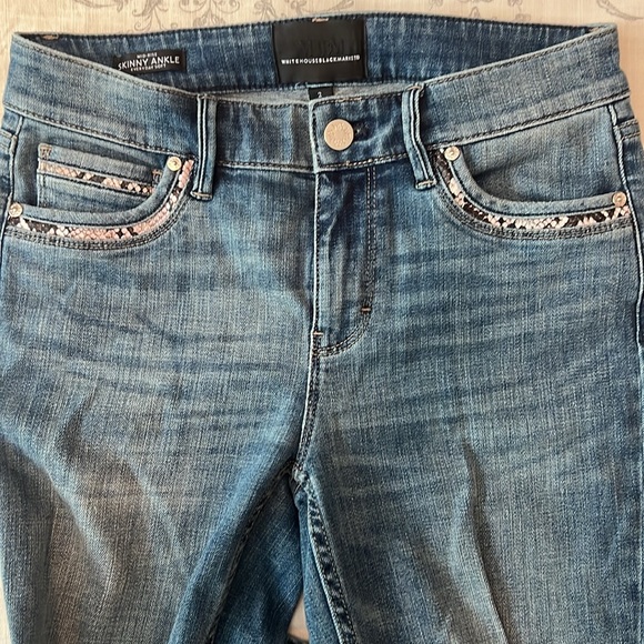 White House Black Market Mid-Rise Snake Trim Ankle Jeans Everyday Soft Sz 2 - Picture 8 of 14